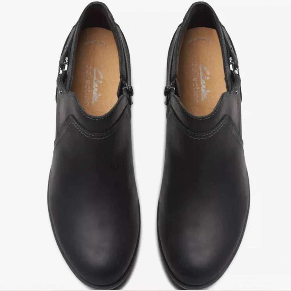 Clarks Charleton Grace black oily leather Ankle Boots new without the box 8-1/2W - Picture 6 of 8